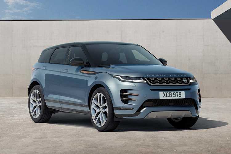 На фото Land Rover часто выделяют undefinedфронтальная решетка радиатора</strong> с горизонтальными ламелями и логотипом в центре – элемент, ставший фирменным с 1948 года. У <strong>Defender</strong> она массивная, у <strong>Discovery</strong> – более обтекаемая, но всегда узнаваемая. <strong>Фары</strong> – еще одна ключевая деталь: круглые у классических моделей, LED-матричные у современных версий, с характерным <em>«алмазным» рисунком</em> отражателей.»></p>
<p>Особенности дизайна Land Rover продиктованы не только стилем, но и условиями эксплуатации. <strong>Короткие свесы кузова</strong> (угол въезда до 38° у Defender 130) и <strong>высокий дорожный просвет</strong> (до 291 мм) – результат требований к проходимости. Даже в городских моделях, как <strong>Range Rover Velar</strong>, сохраняются <strong>плавные переходы между поверхностями</strong> и <strong>минималистичные дверные ручки</strong>, выдвигающиеся при приближении владельца.</p><div class='code-block code-block-3' style='margin: 8px 0; clear: both;'>
<!-- 2coupebmw -->
<script src= 