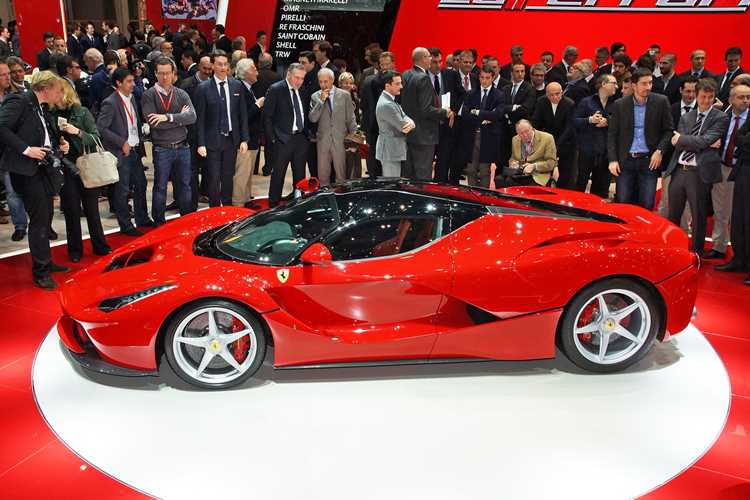 Где официально продаётся Ferrari LaFerrari в России и цены дилеров