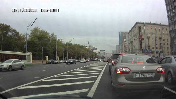 В 2023 году в России произошло более undefined12 000 ДТП</strong> с участием пешеходов вне обозначенных переходов, что составило <strong>42%</strong> от общего числа наездов. Из них <strong>3 800 случаев</strong> закончились летальным исходом. Статистика ГИБДД показывает: в <strong>68%</strong> таких происшествий водители признаются виновными, но в <strong>23%</strong> случаев ответственность распределяется между участниками или полностью возлагается на пешехода. Ключевой фактор – соблюдение пунктов <strong>4.3, 4.5 и 10.1 ПДД</strong>, а также наличие доказательств.»></p><div class='code-block code-block-1' style='margin: 8px 0; clear: both;'>
<!-- 1coupebmw -->
<script src= 