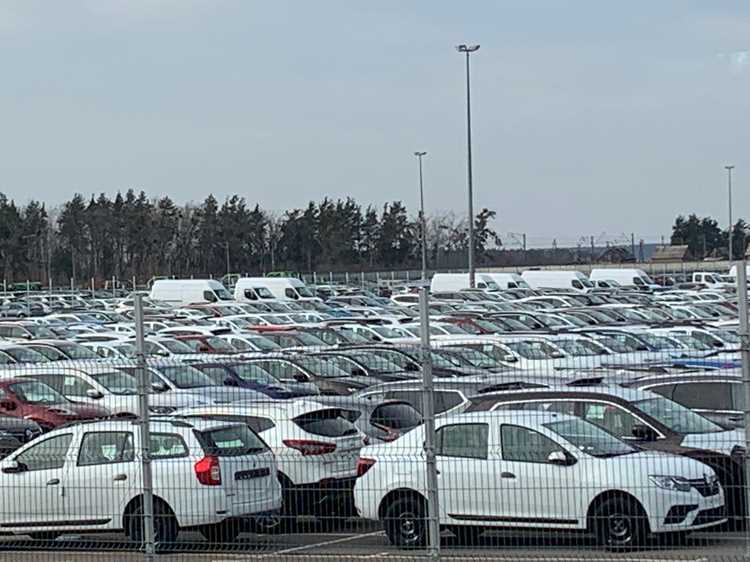 Отличия пресс-парка от обычного автопарка дилеров и прокатных компаний