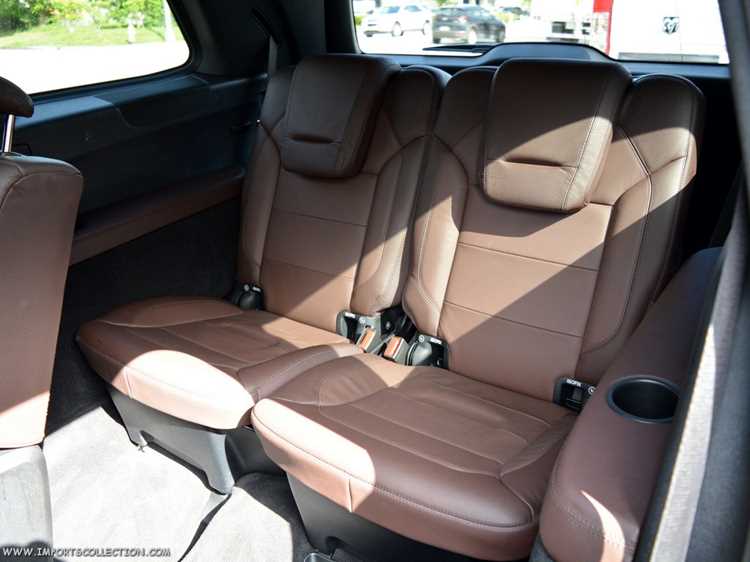 Kia Carnival 2019: 9-местная вместимость салона