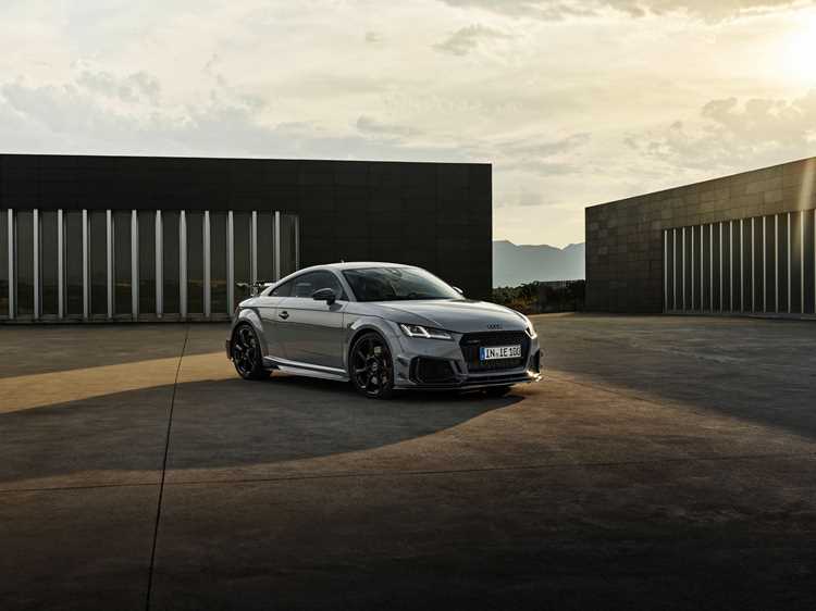 Цена Audi TT RS в 2024 году: новые и б/у модели