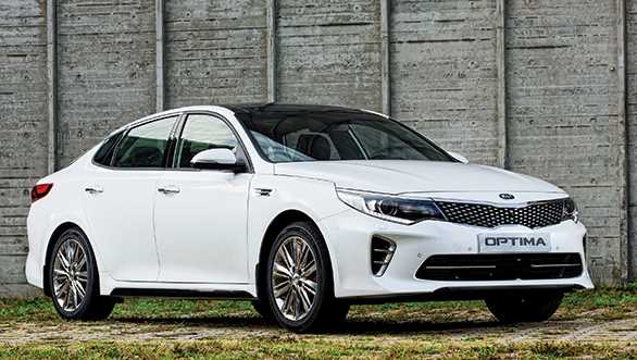 Какие комплектации Kia K900 доступны в 2024 году и их отличия