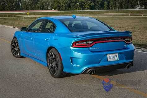 Где выгоднее покупать Dodge Charger: сравнение цен у официальных дилеров и на вторичном рынке