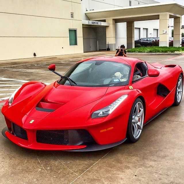 Какие дополнительные расходы возникают при покупке Ferrari