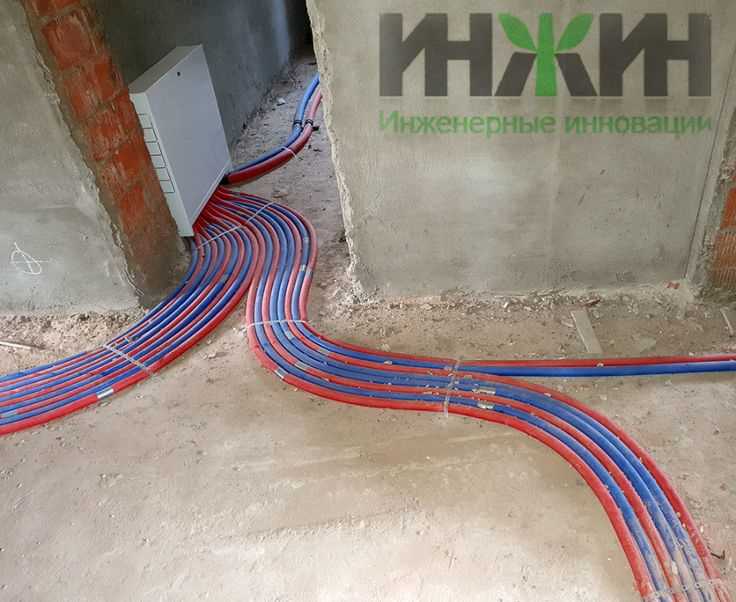 Электроника с пластиковыми корпусами – мониторы, телевизоры, системные блоки – накапливает заряды из-за трения пыли о поверхность и работы внутренних вентиляторов. Особенно критично для устройств с ЖК-экранами: статика притягивает пыль, ухудшая теплоотвод. Для профилактики достаточно протирать поверхности антистатической салфеткой раз в неделю и поддерживать влажность на уровне 40–50%.