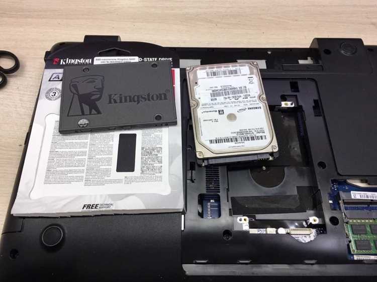 Установка SSD или HDD в адаптер и монтаж в ноутбук