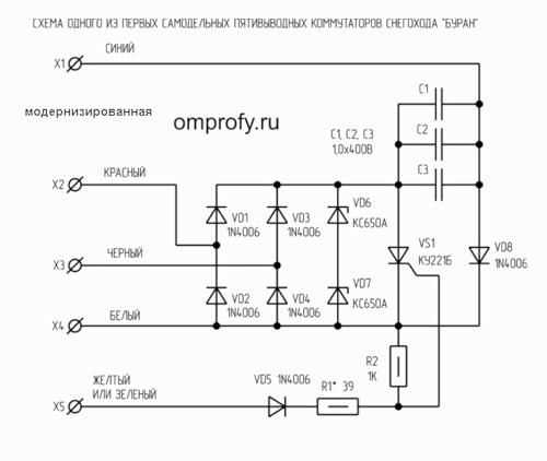 2. undefinedVIPER22ADIP</strong> – версия VIPER22A в корпусе DIP-8. Полностью идентична по электрическим параметрам, но удобнее для монтажа на плату без SMD-компонентов. Актуальна при ремонте или модернизации устаревших устройств.»></p>
<p><strong>Функциональные аналоги (схожие параметры, другая цоколёвка):</strong></p>
<p>1. <strong>UC3843</strong> – классический ШИМ-контроллер с внешним MOSFET. Поддерживает частоты до 500 кГц, ток стока зависит от выбранного транзистора. Требует переработки схемы: добавления драйвера затвора, цепей обратной связи и компенсации. Преимущество – гибкость в выборе ключа (например, 800 В MOSFET для повышенного входного напряжения).</p>
<p>3. <strong>TNY264</strong> от Power Integrations – микросхема для маломощных источников (до 5 Вт). Имеет встроенный MOSFET на 700 В и ток 0,28 А. Отличается простотой схемы (минимум внешних компонентов), но требует снижения мощности нагрузки. Актуален для замены в компактных адаптерах.</p>
<p><strong>Ключевые моменты при выборе замены:</strong></p>
<p>— <strong>Ток стока:</strong> VIPER22A рассчитан на 0,35 А. Аналоги с меньшим током (например, VIPER12A) могут не справиться с нагрузкой, особенно при пусковых токах.</p>
<p>— <strong>Напряжение MOSFET:</strong> 700 В у OB2269CP и NCP1014 достаточно для большинства применений, но для сетей с высокими бросками напряжения лучше использовать UC3843 с внешним ключом на 800–900 В.</p>
<p>— <strong>Частота переключения:</strong> VIPER22A работает на 200 кГц. Если аналог имеет другую частоту (например, TNY264 – 132 кГц), потребуется пересчёт дросселя и конденсаторов выходного фильтра.</p>
<p>— <strong>Защиты:</strong> VIPER22A имеет встроенную защиту от перегрузки по току, перенапряжения и перегрева. У аналогов эти функции могут отличаться – например, OB2269CP требует внешнего резистора для настройки порога защиты.</p>
<p>Перед заменой проверьте схему обратной связи: у аналогов могут отличаться номиналы резисторов делителя (Rfb) и конденсаторов компенсации. Для точного подбора используйте datasheet конкретной микросхемы и симуляторы типа LTspice.</p>
<h2>Аналоги шим контроллера viper22a: варианты замены</h2>
<p><img decoding=